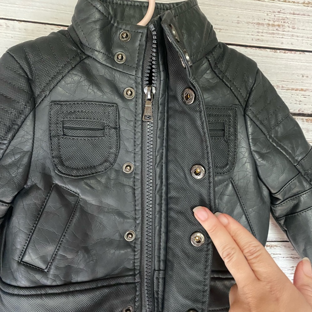 Urban republic baby boy moto leather jacket. Size 3/6M - Picture 5 of 9